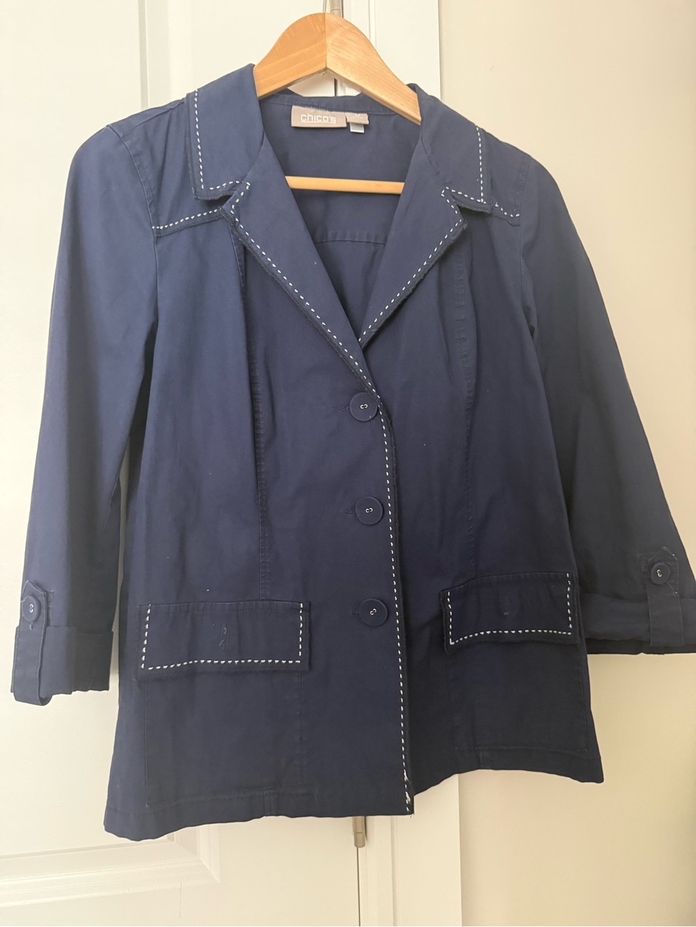 Chico's Navy Blazer with Contrast Topstitching Size O (equivalent 4 Small)